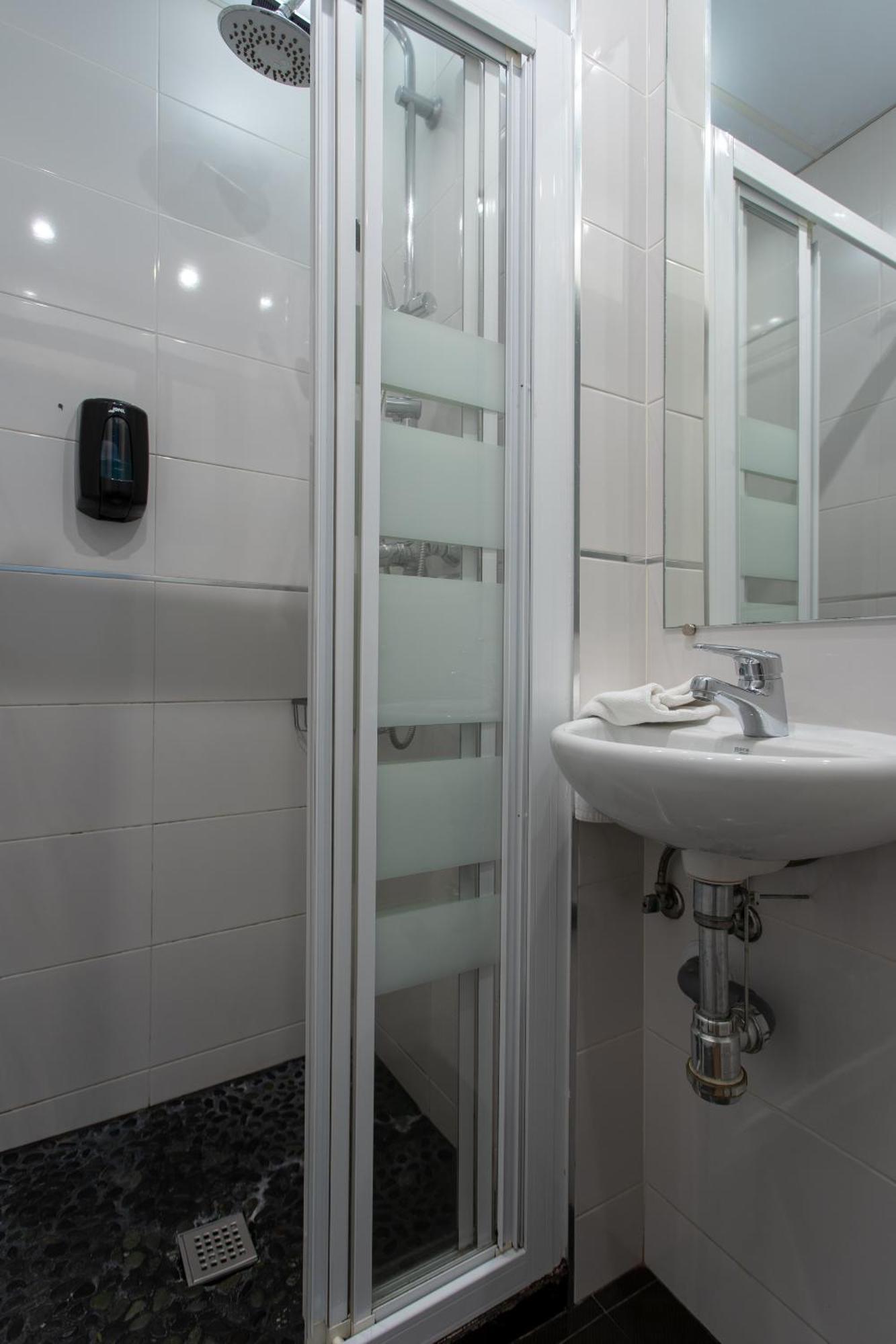 Apartamentos Nickel Мадрид Екстер'єр фото